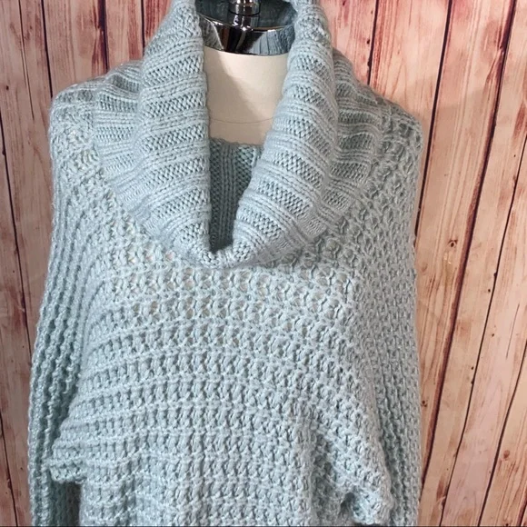 🚫SOLD🚫Express Aqua Seafoam Chunky Knit Cowl Neck Dolman Sleeve Slouchy Sweater - Picture 4 of 7